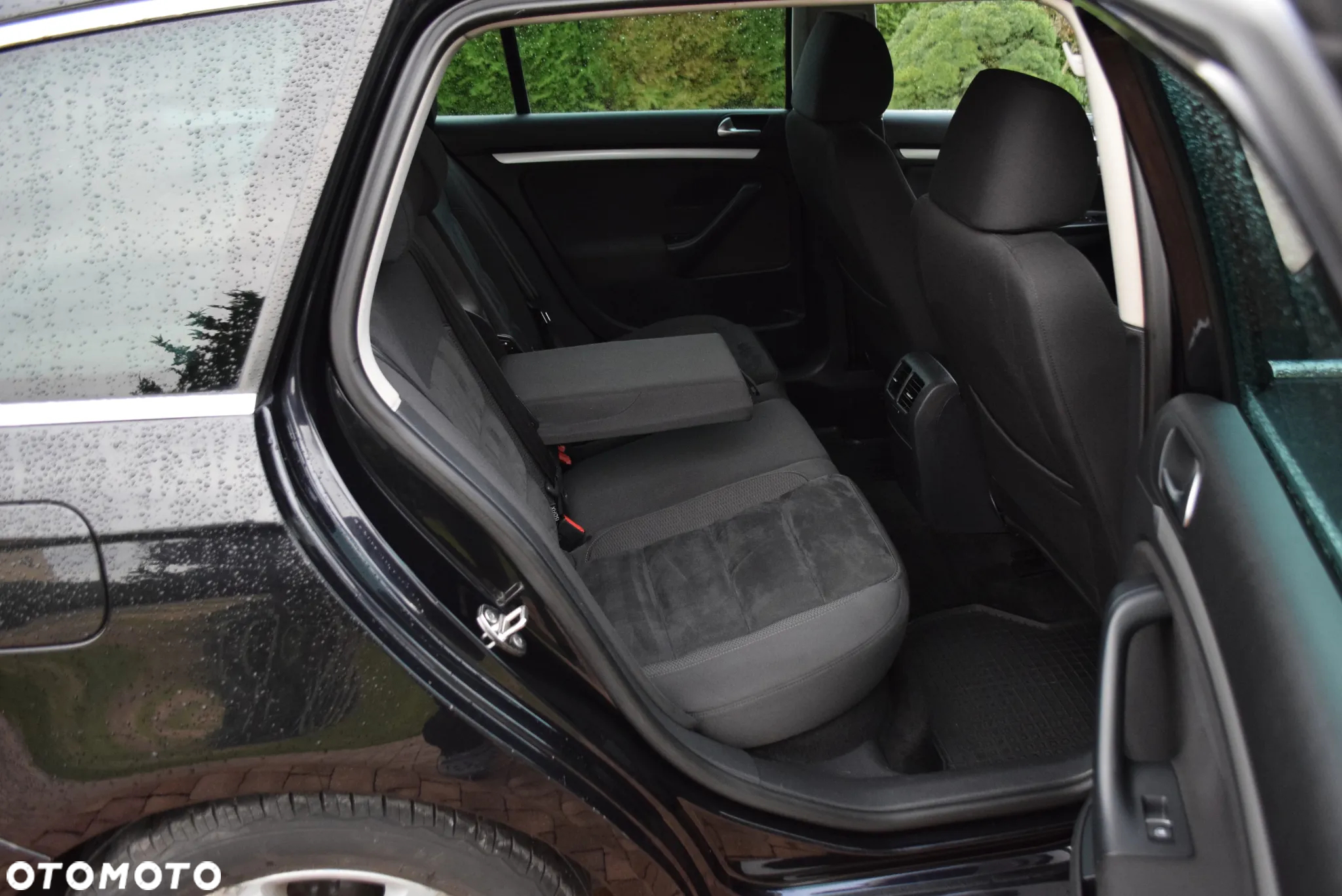 Volkswagen Golf VI 1.6 TDI Highline - 17