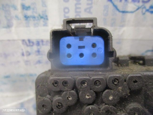 Fecho 43102C7G0A FORD FOCUS 2000 1.4 75CV 5P CINZA MALA ELETRICO - 4