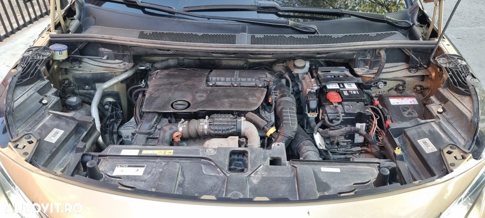 Peugeot 3008 1.6 BlueHDI S&S EAT6 Allure - 34
