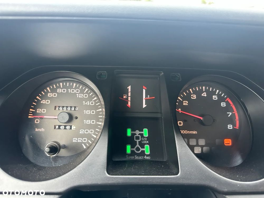 Mitsubishi Pajero - 17