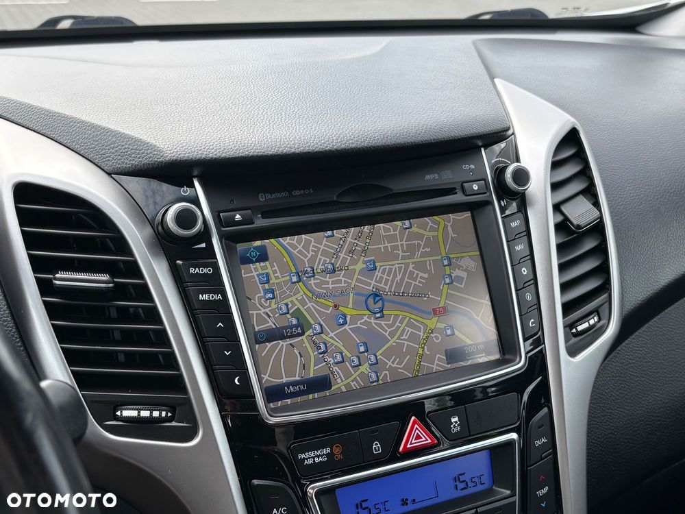 Hyundai i30 blue Kombi 1.6 GDi Style - 24