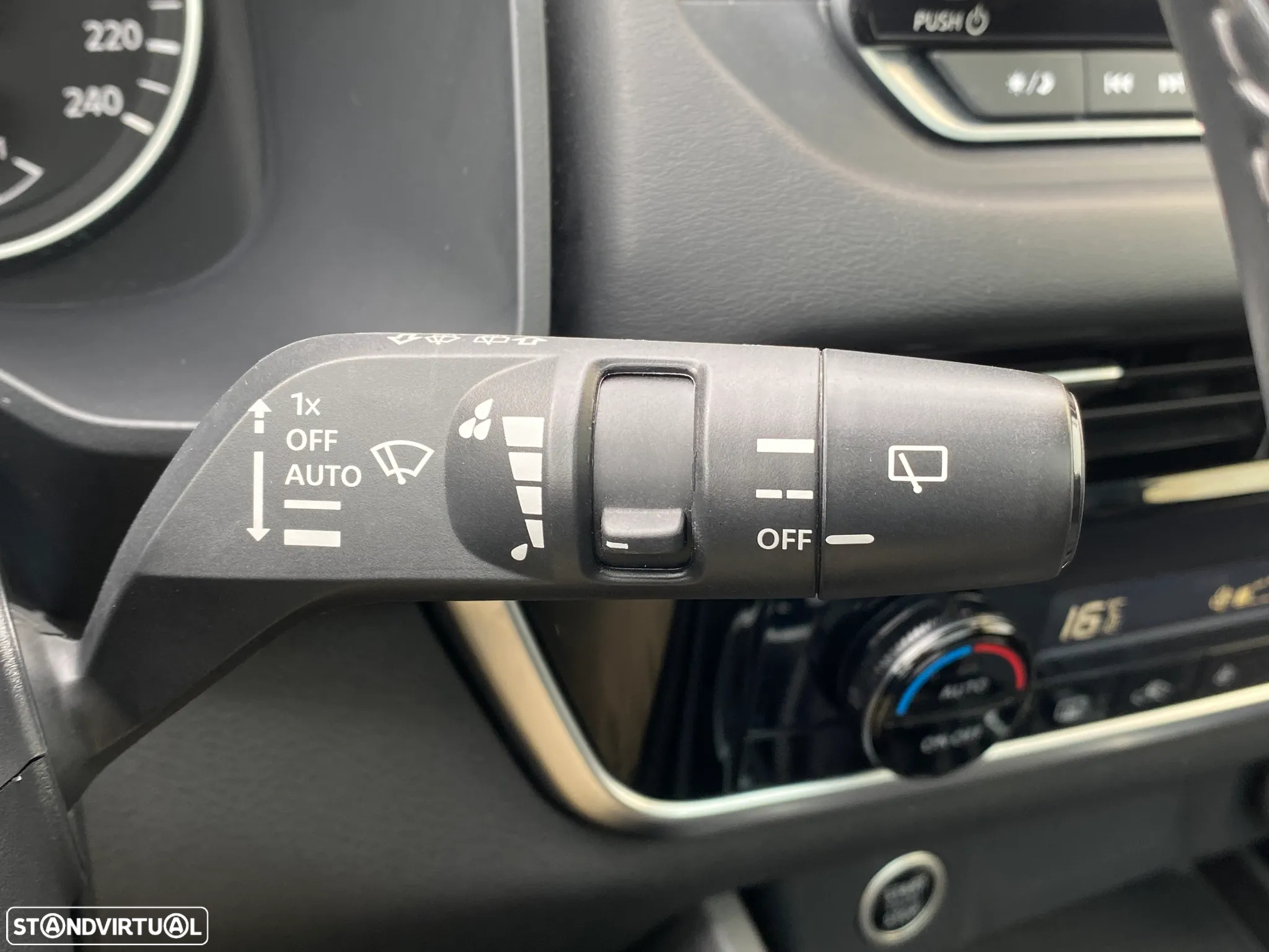 Nissan Qashqai 1.3 DIG-T Business Edition - 31