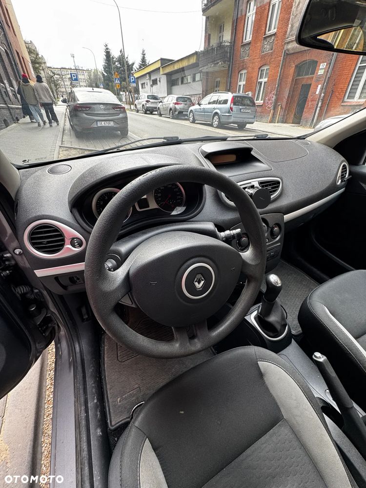 Renault Clio - 5