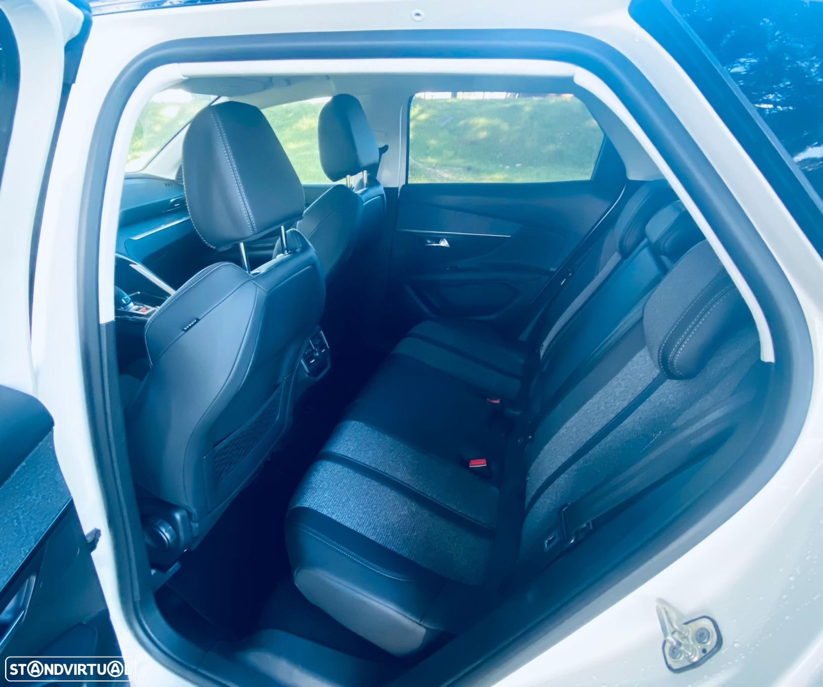Peugeot 3008 1.6 BlueHDi Allure EAT6 J18 - 27
