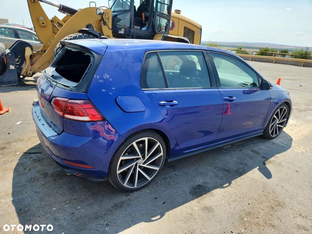 Volkswagen Golf - 4