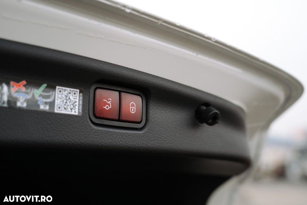 Mercedes-Benz C 200 4MATIC MHEV - 31