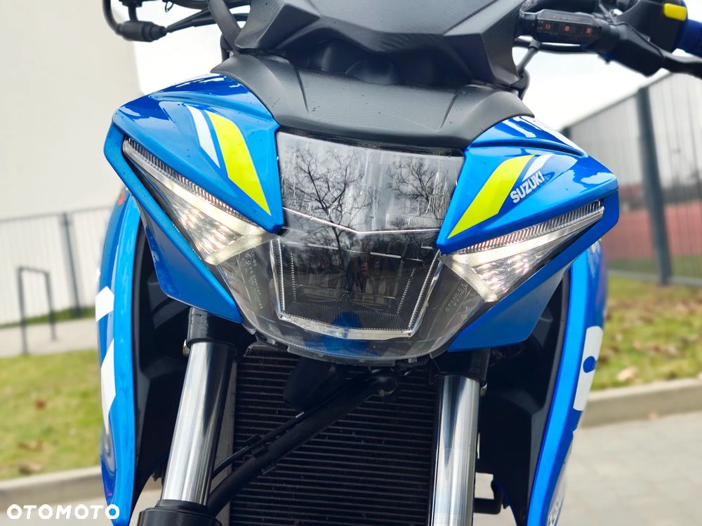 Suzuki GSX - 11