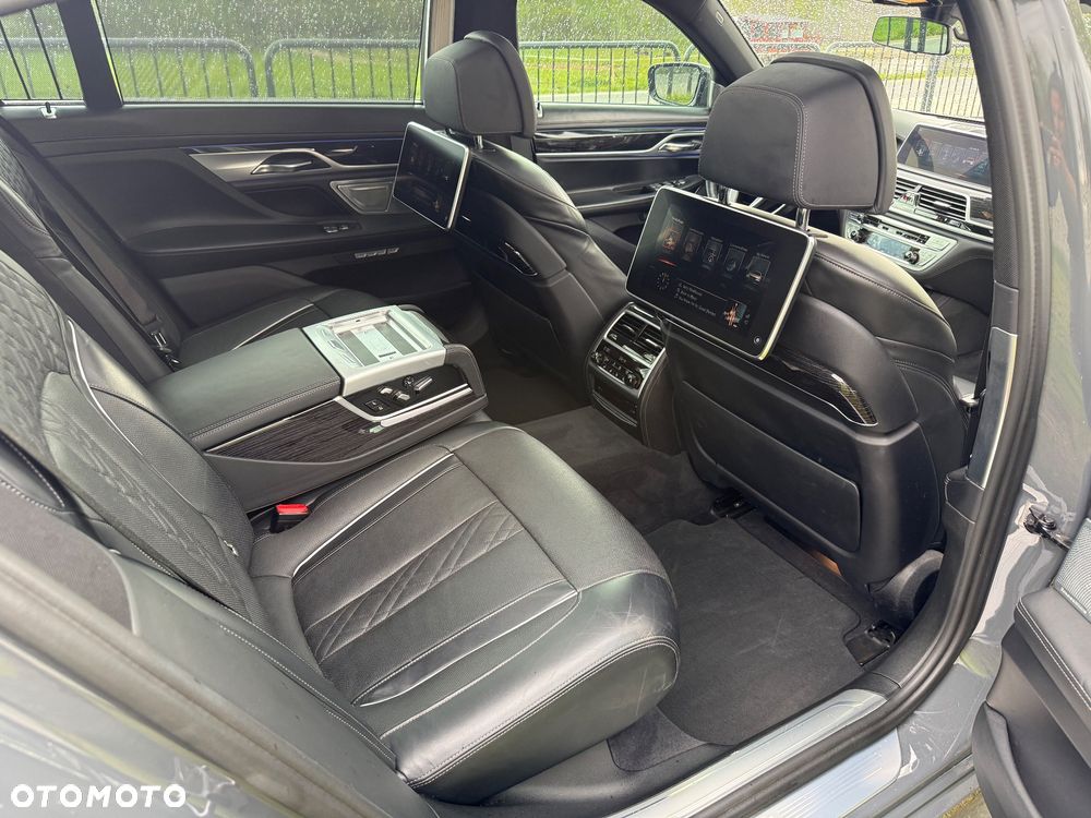 BMW Seria 7 750Li - 13