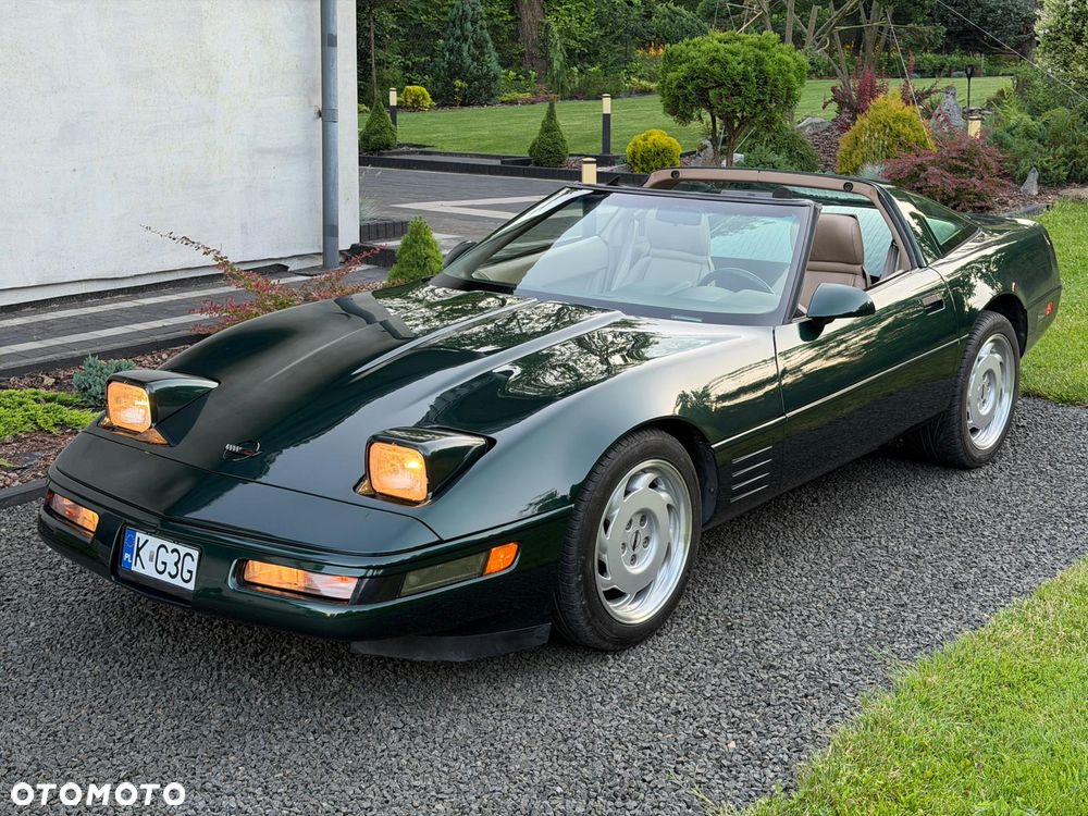 Chevrolet Corvette - 4