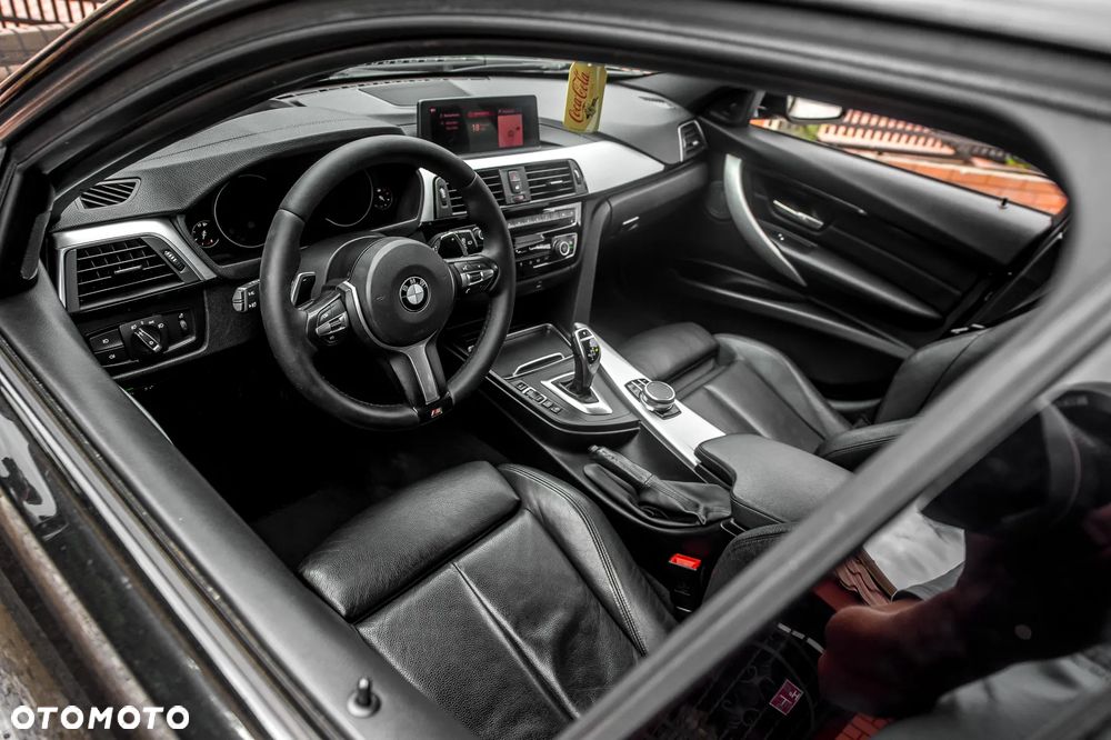 BMW Seria 3 320d Touring xDrive M Sport - 18