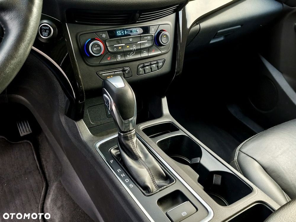 Ford Escape 2.0 EcoBoost AWD Titanium - 9