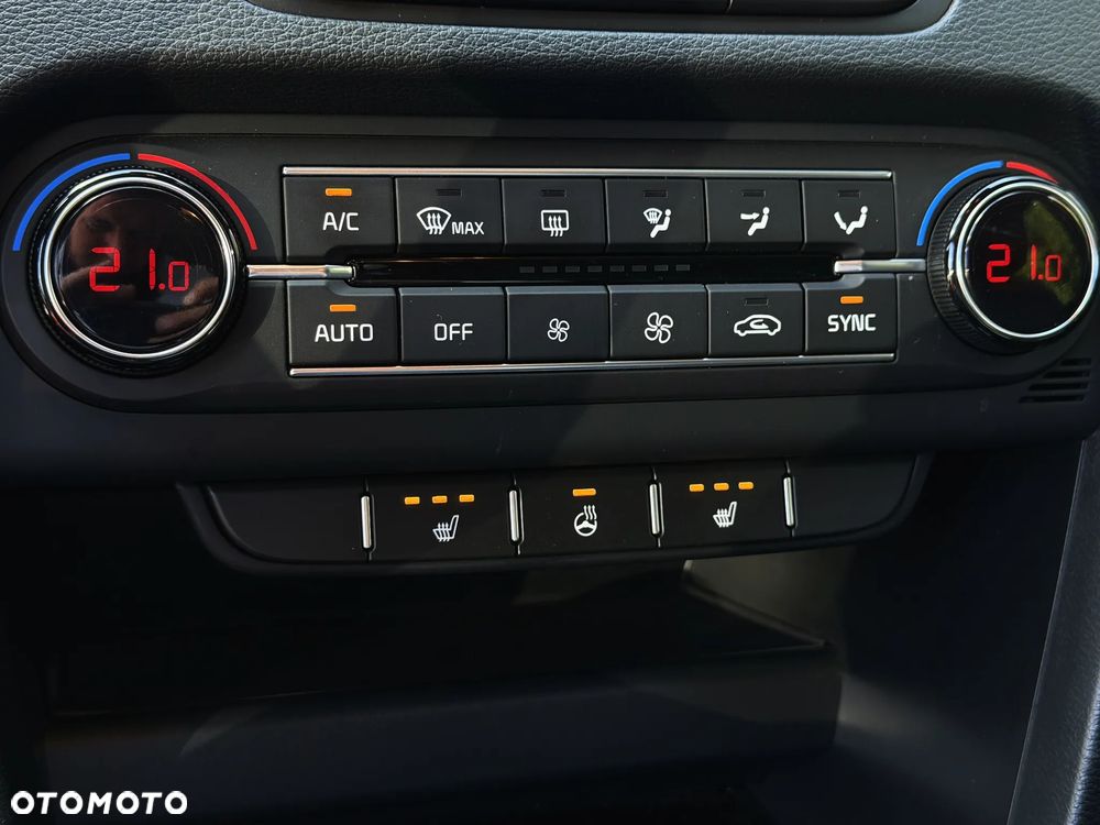 Kia XCeed 1.4 T-GDI L Business Line - 31