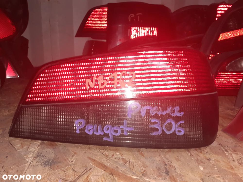 LAMPA TYLNA TYŁ PRAWY PRAWA PEUGEOT 306 - 1