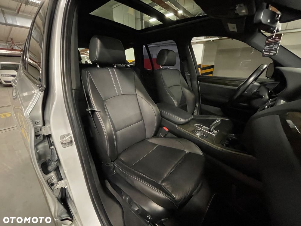 BMW X3 28i xDrive - 24