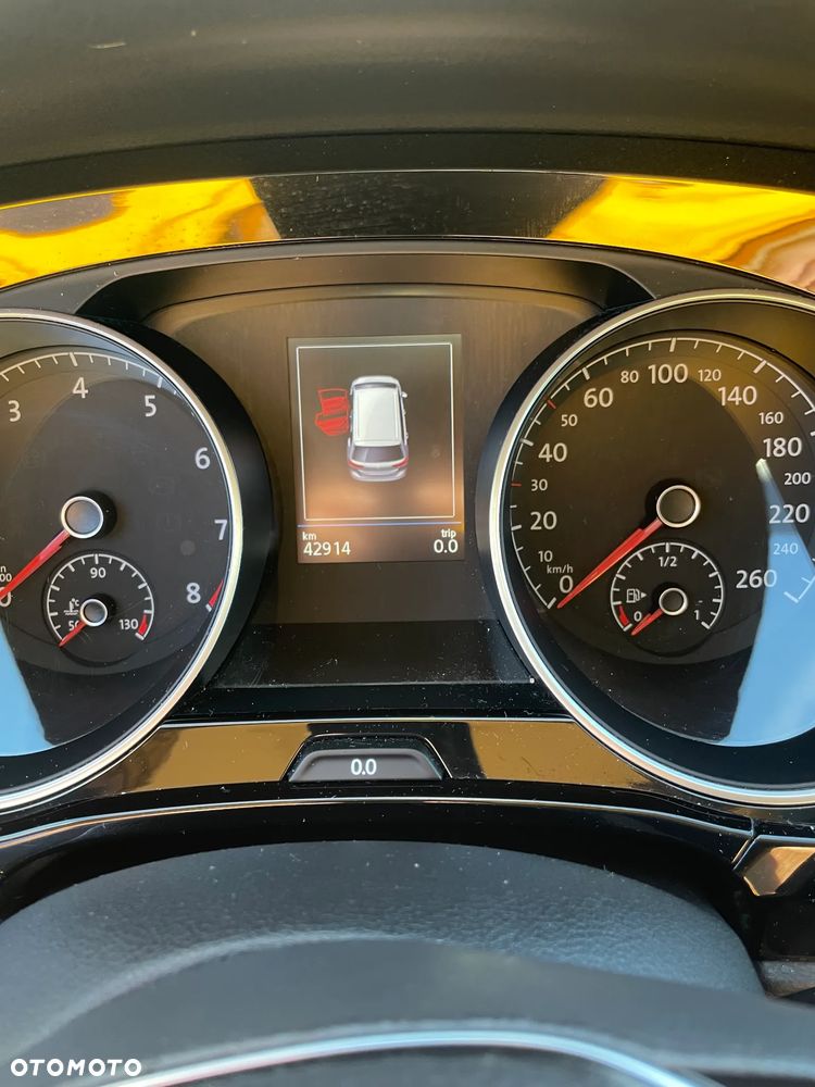 Volkswagen Touran - 20