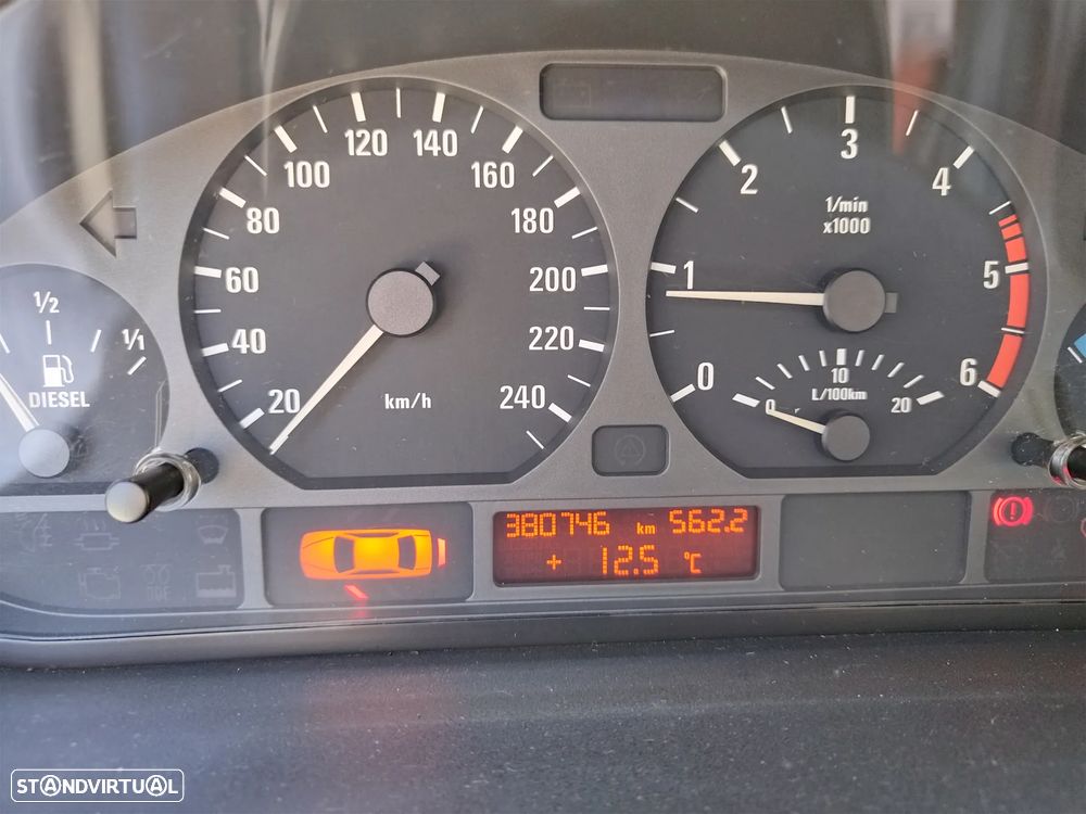 BMW 320 d Touring - 2