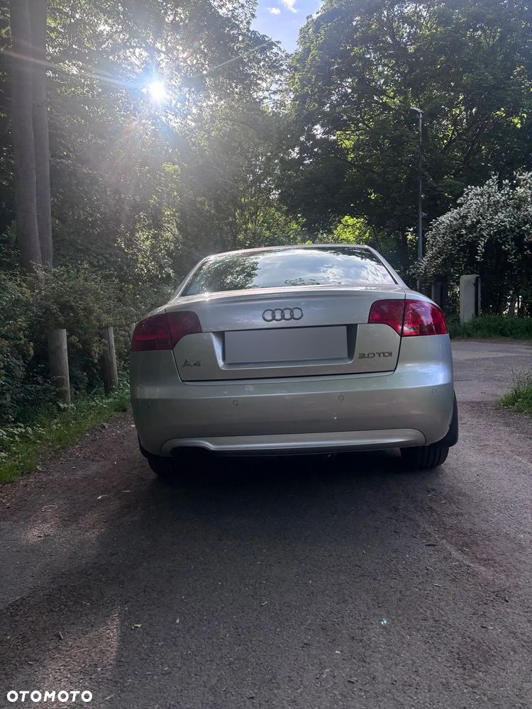 Audi A4 Limousine 2.0 TDI - 4