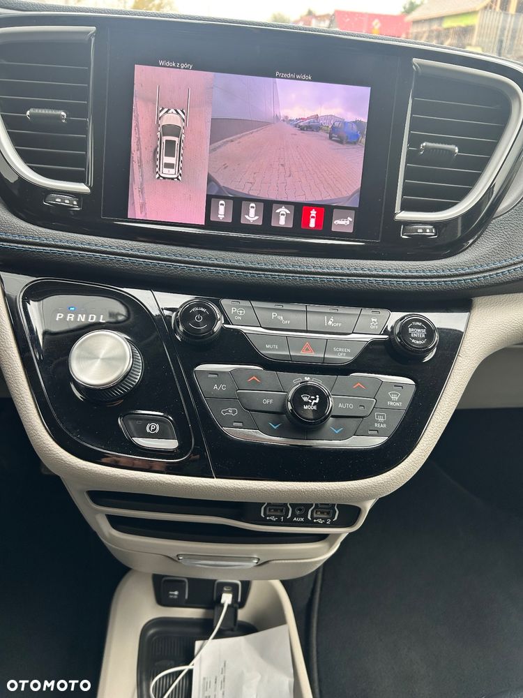 Chrysler Pacifica - 14