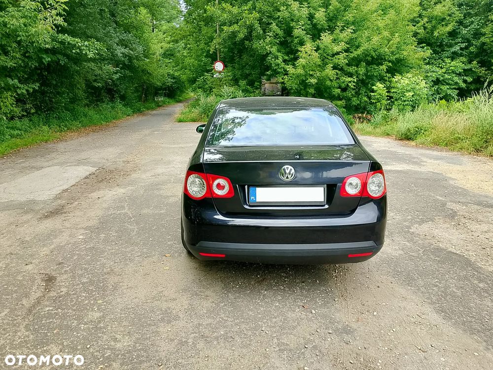 Volkswagen Jetta - 5