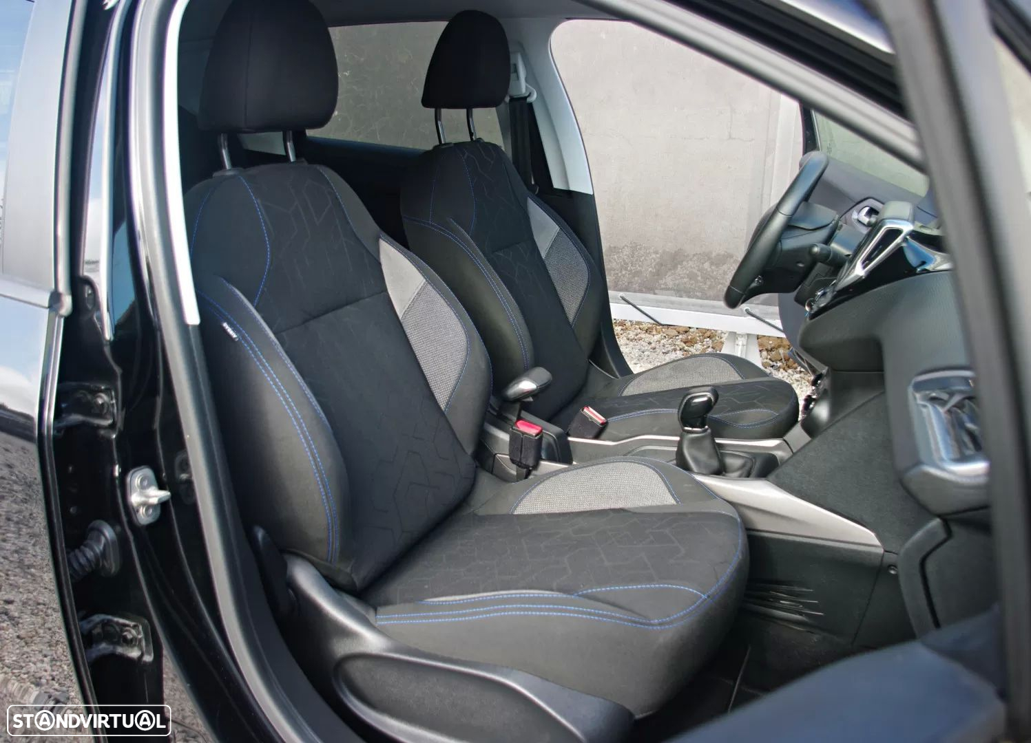 Peugeot 2008 1.2 PureTech Style - 17