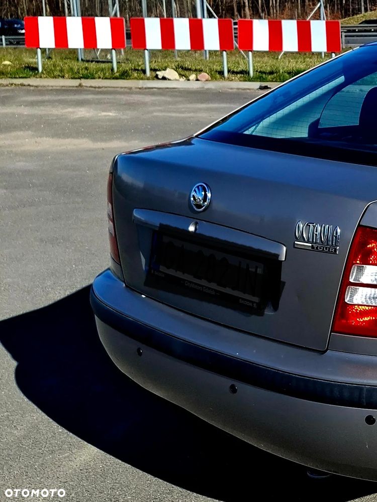 Skoda Octavia 1.6 Tour - 8
