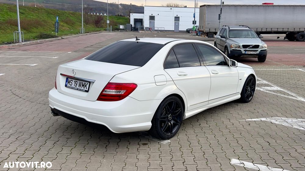 Mercedes-Benz C - 4
