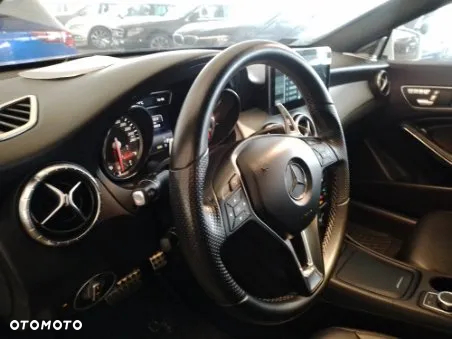 Mercedes-Benz CLA 250 7G-DCT - 9