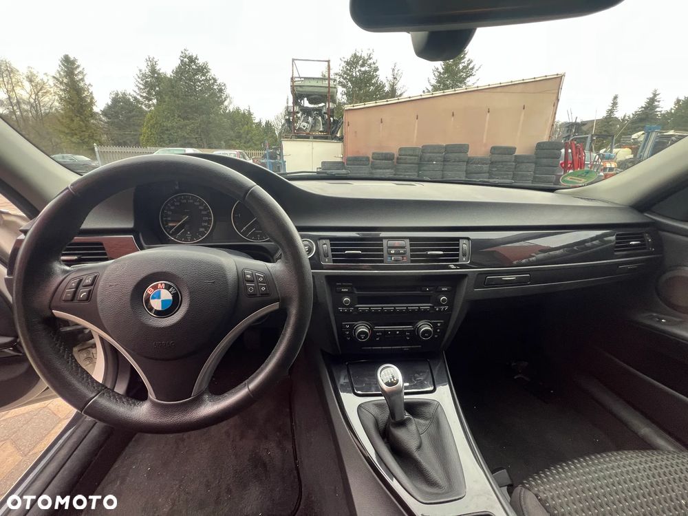BMW E90 E91 DESKA ROZDZIELCZA KONSOLA - 1