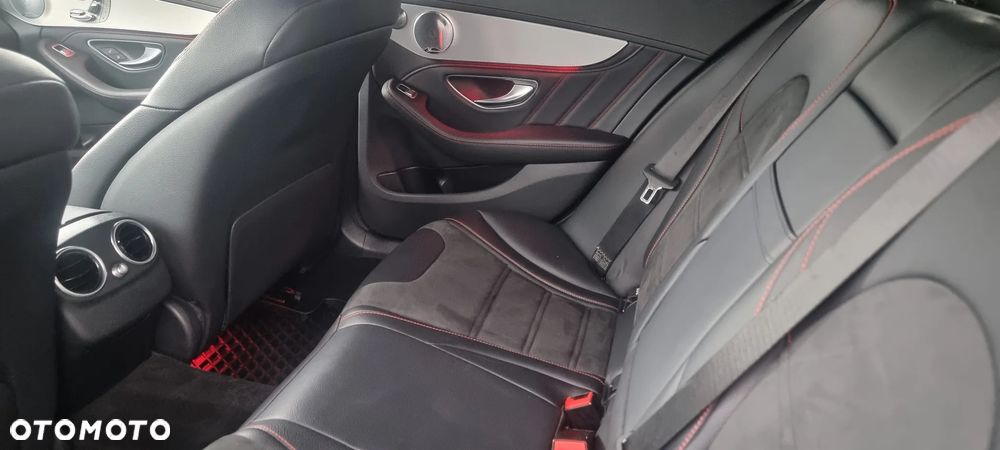 Mercedes-Benz Klasa C AMG 43 4Matic AMG TCT 9G - 22
