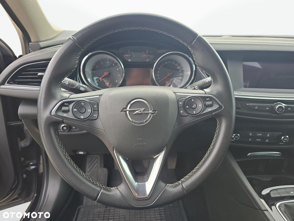 Opel Insignia - 16