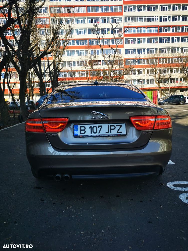 Jaguar XE 2.0 Portfolio - 5