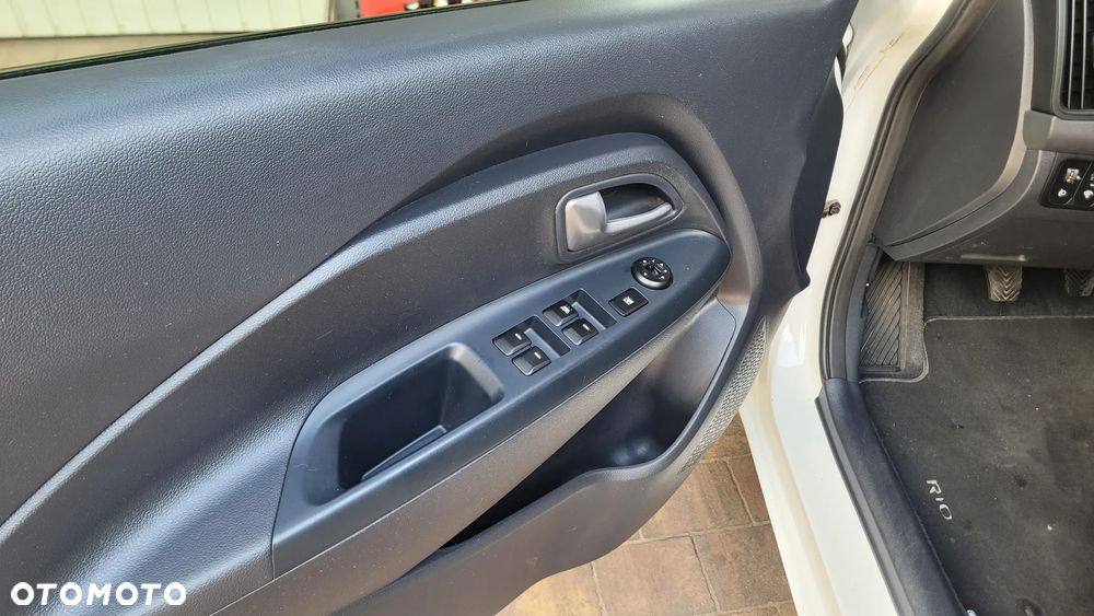 Kia Rio 1.4 Dream Team Edition - 24