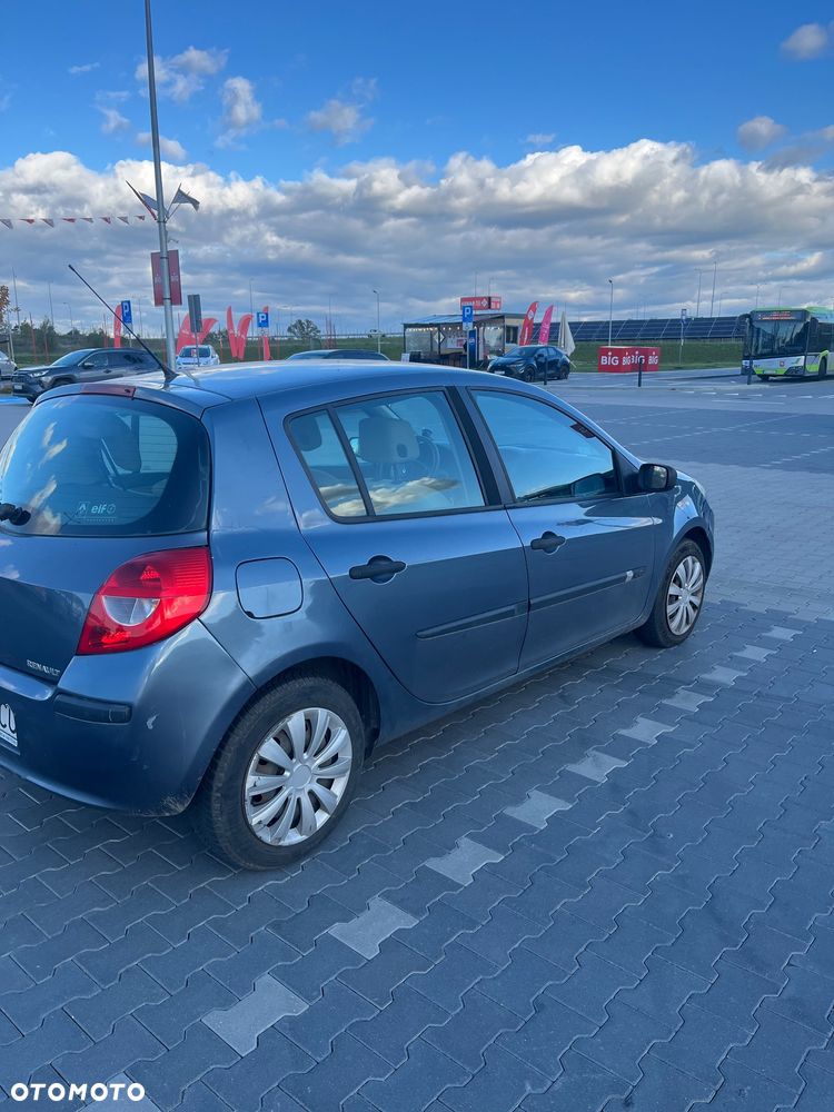 Renault Clio 1.5 dCi Dynamique - 4