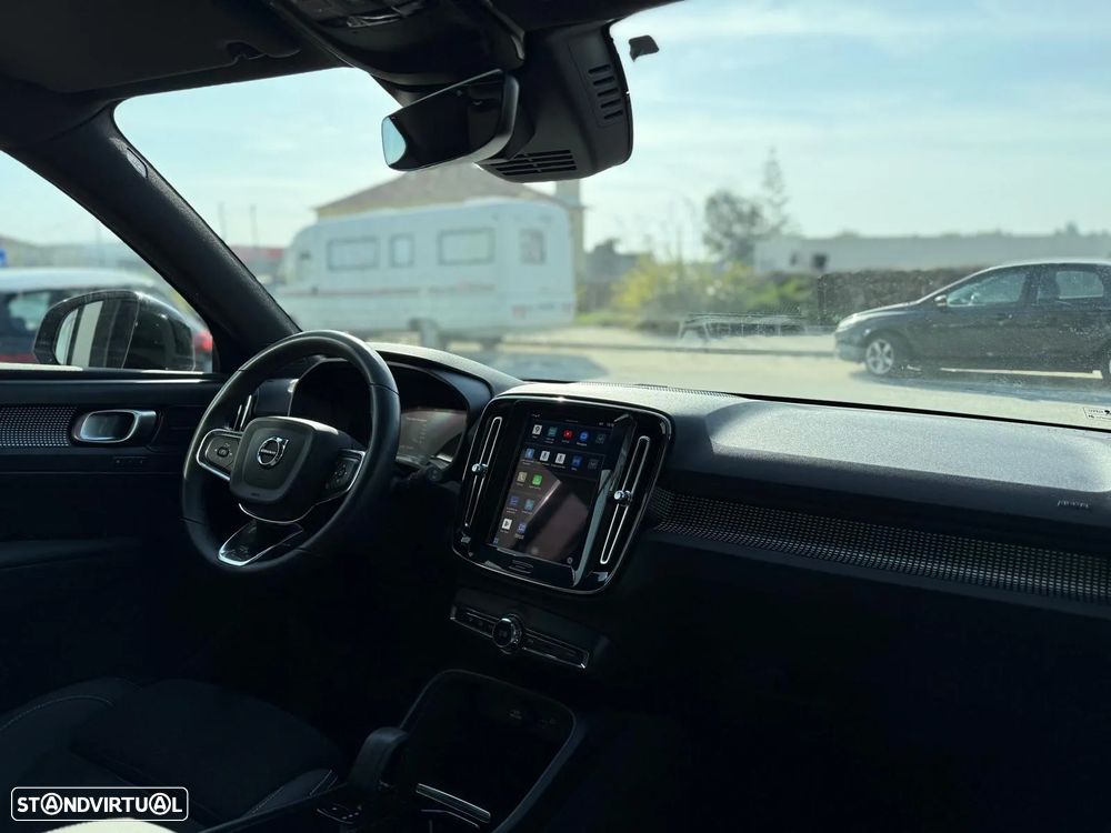 Volvo XC 40 Recharge Core - 23