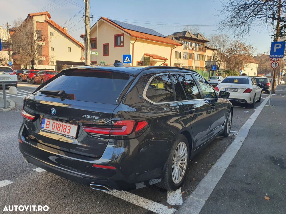 BMW Seria 5 530e xDrive Touring Aut. - 4