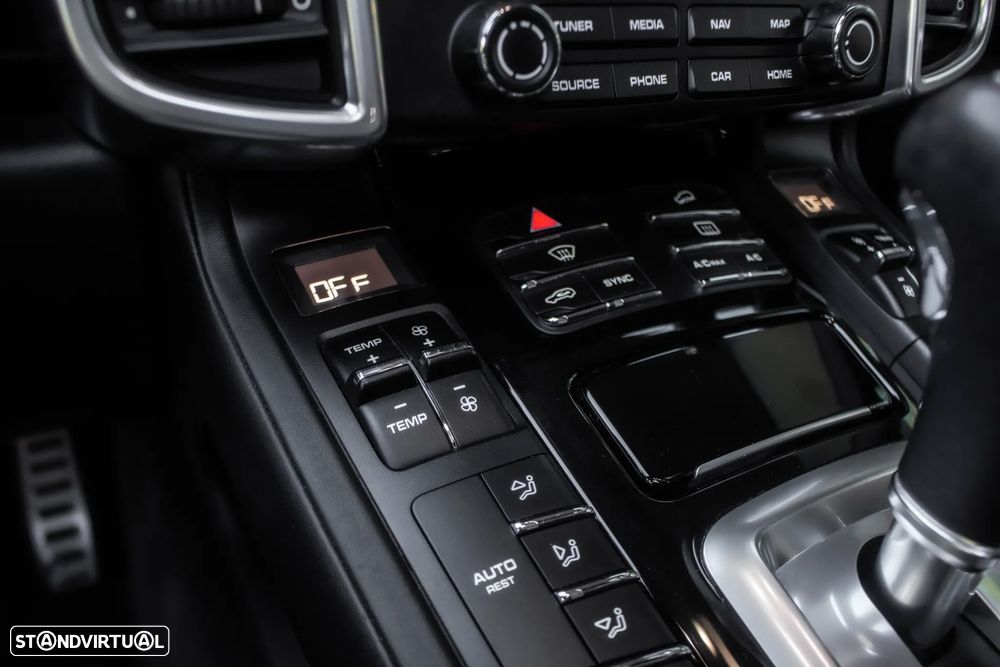 Porsche Cayenne S E-Hybrid - 24