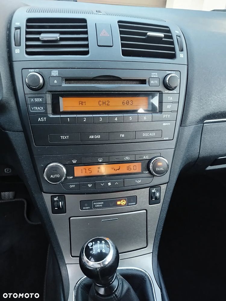 Toyota Avensis 1.8 Comfort - 13