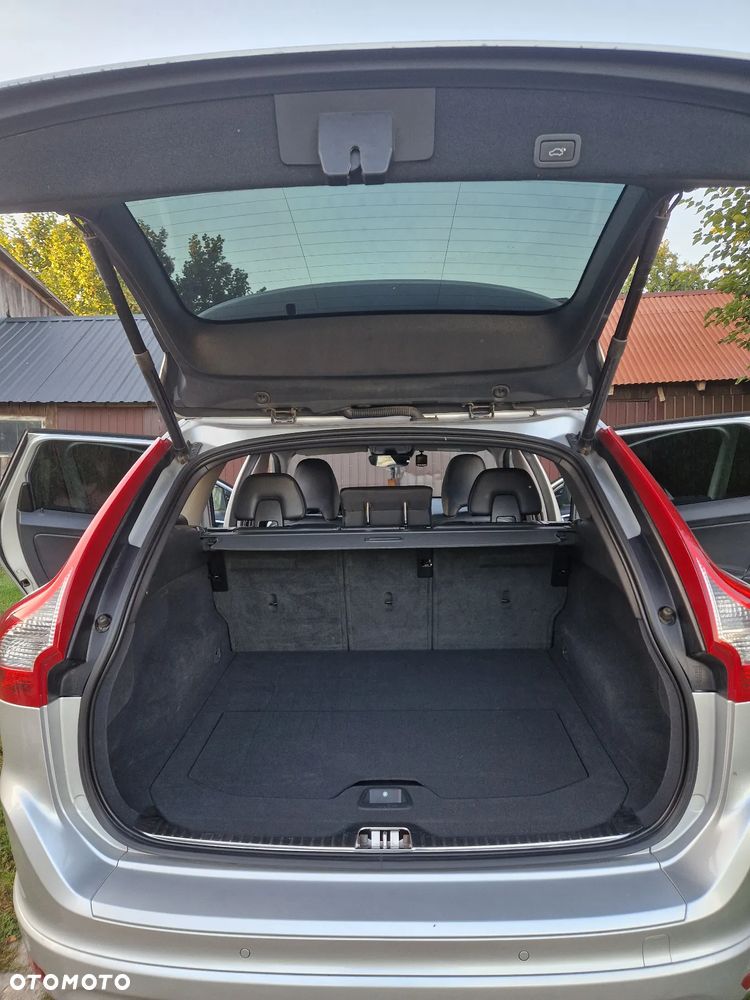 Volvo XC 60 D4 AWD Summum - 18