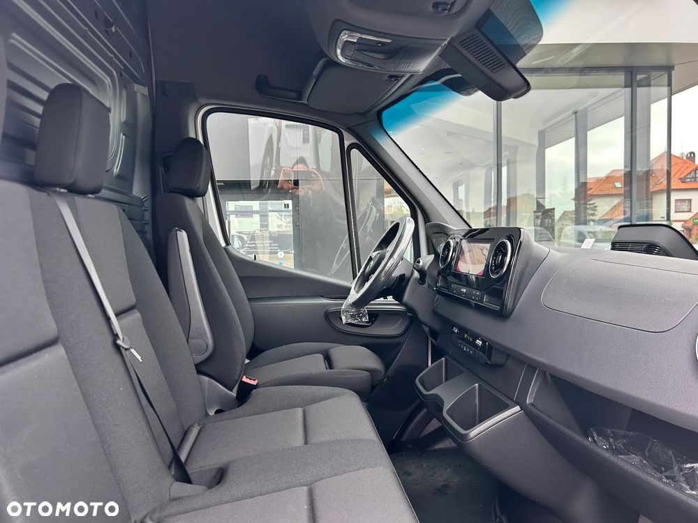 Mercedes-Benz Sprinter 317 CDI Furgon PRO długi - 14