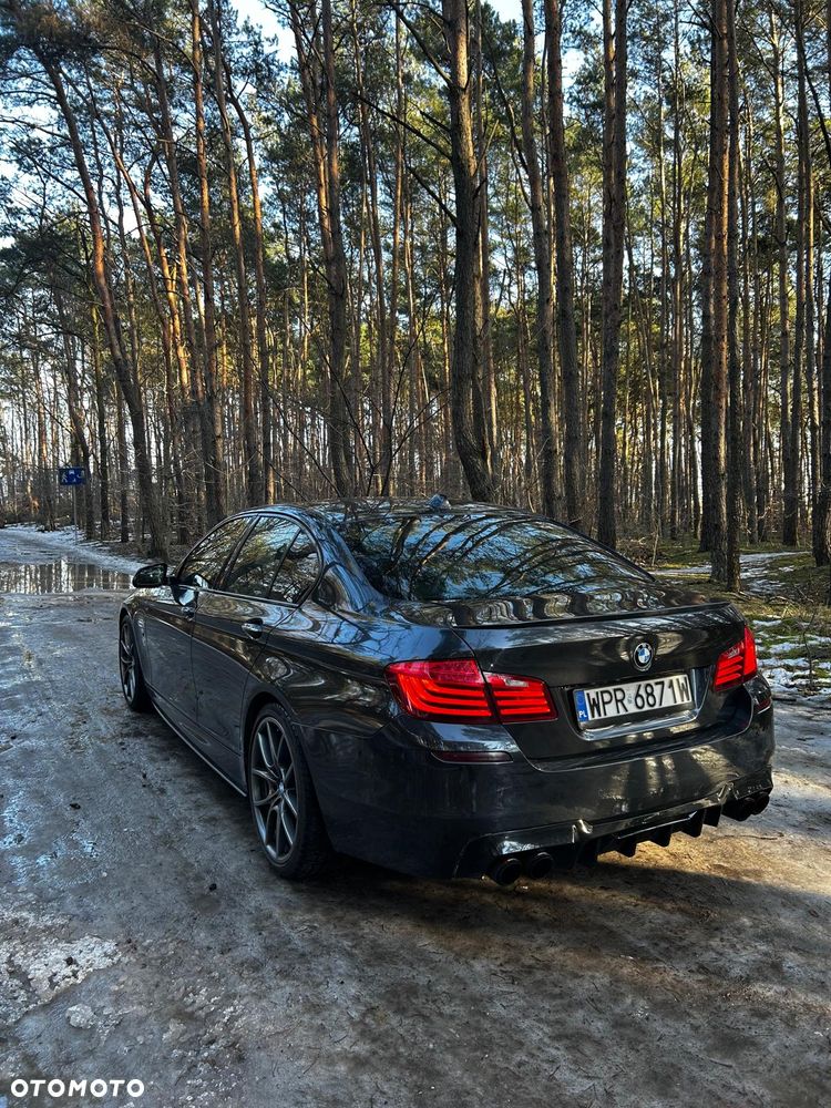 BMW Seria 5 550i - 4