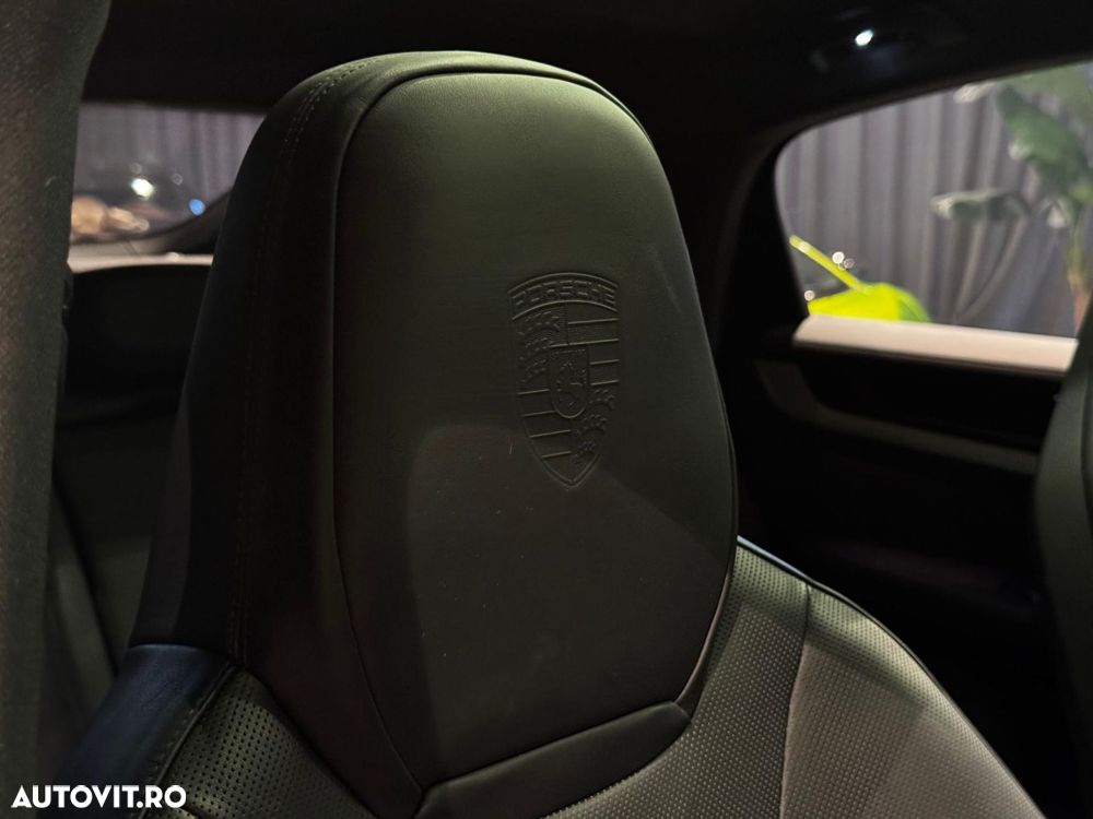 Porsche Cayenne Coupe - 26