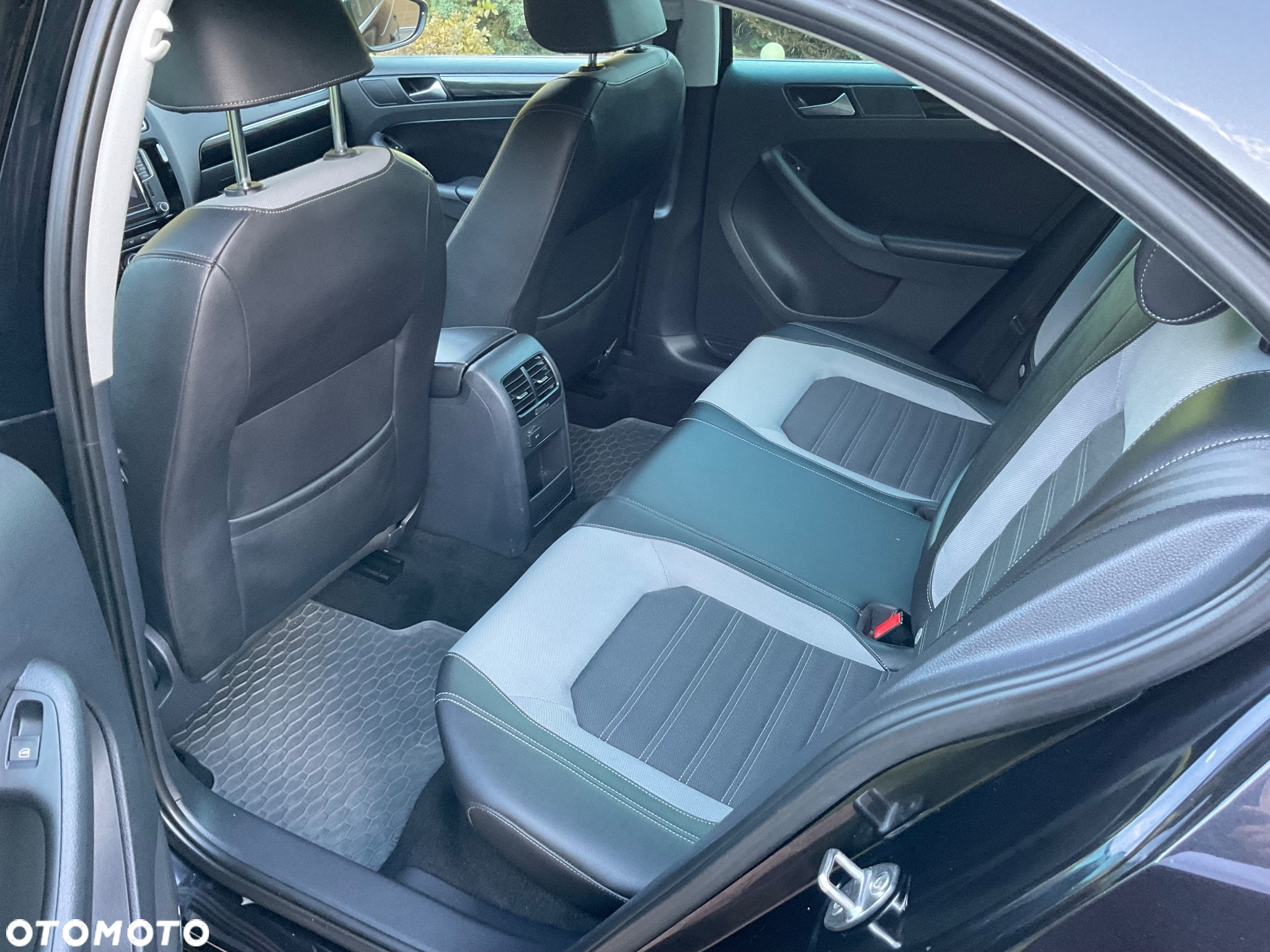 Volkswagen Jetta - 14