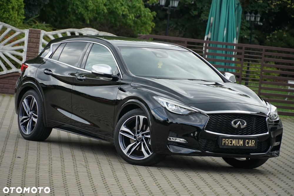 Infiniti Q30 2.0t DCT AWD Sport - 8