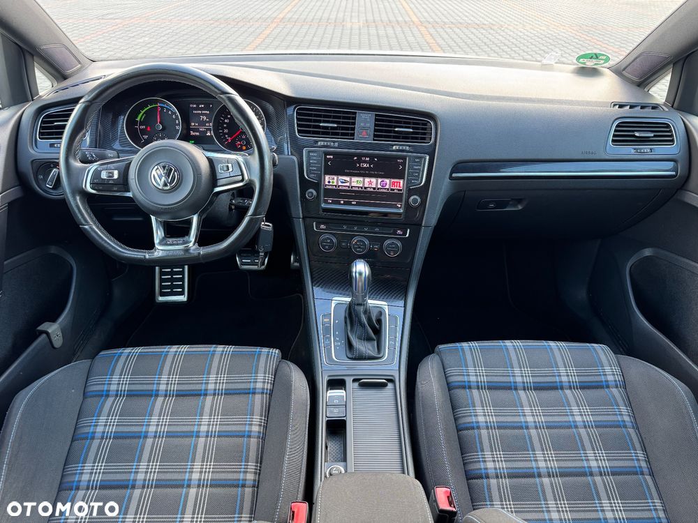 Volkswagen Golf 1.4 TSI BlueMotion Technology DSG Comfortline - 24