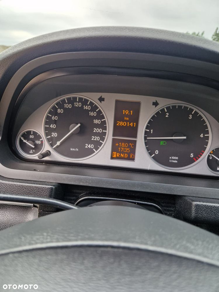 Mercedes-Benz Klasa B 180 CDI Autotronic - 11