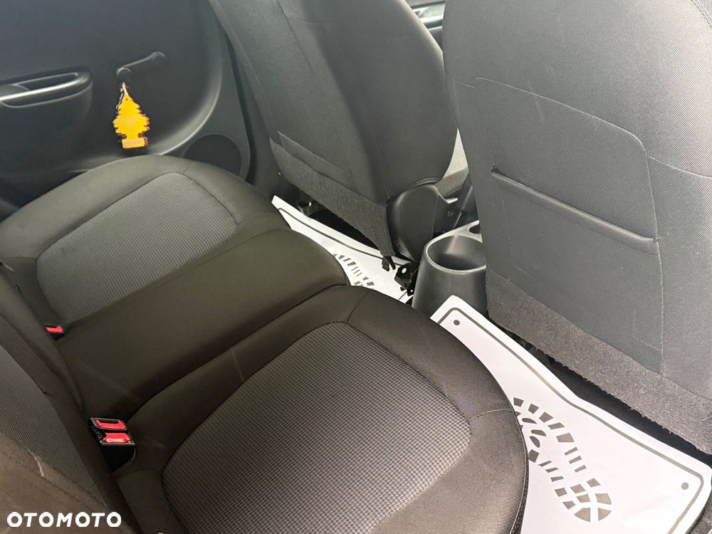 Hyundai i20 1.2 Fifa World Cup Edition - 15