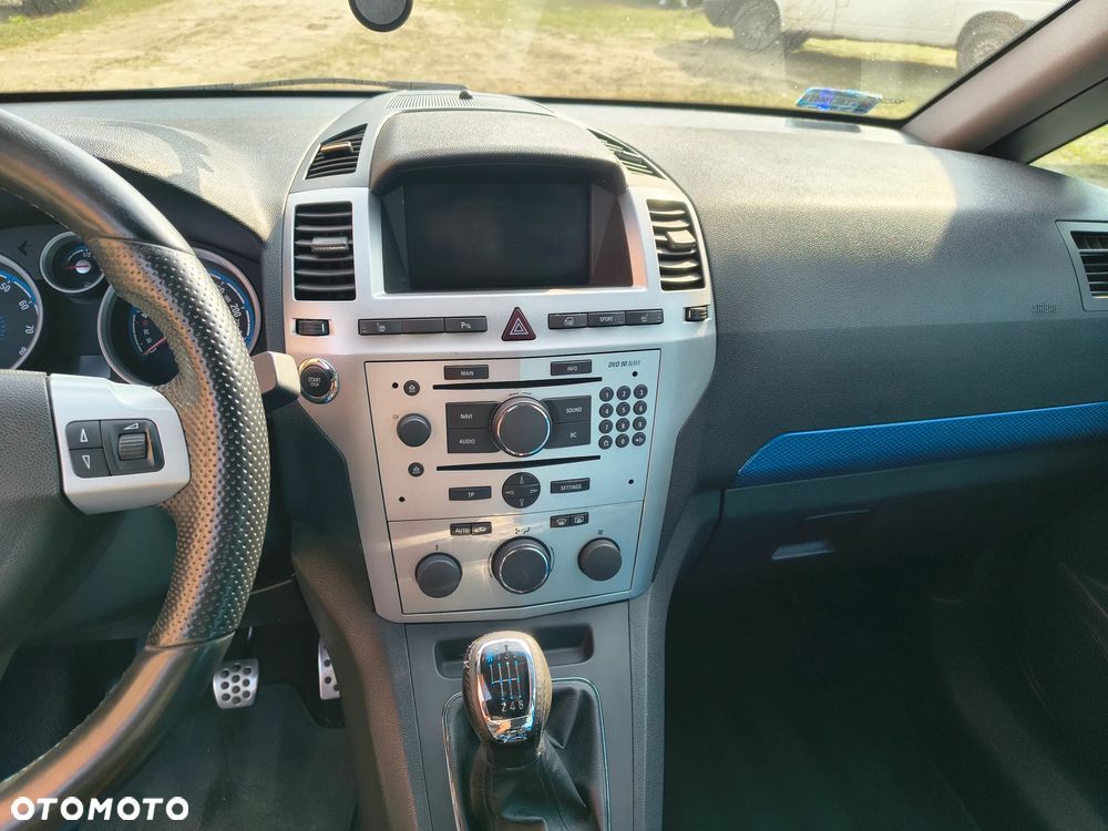 Opel Zafira 2.0 T OPC - 10