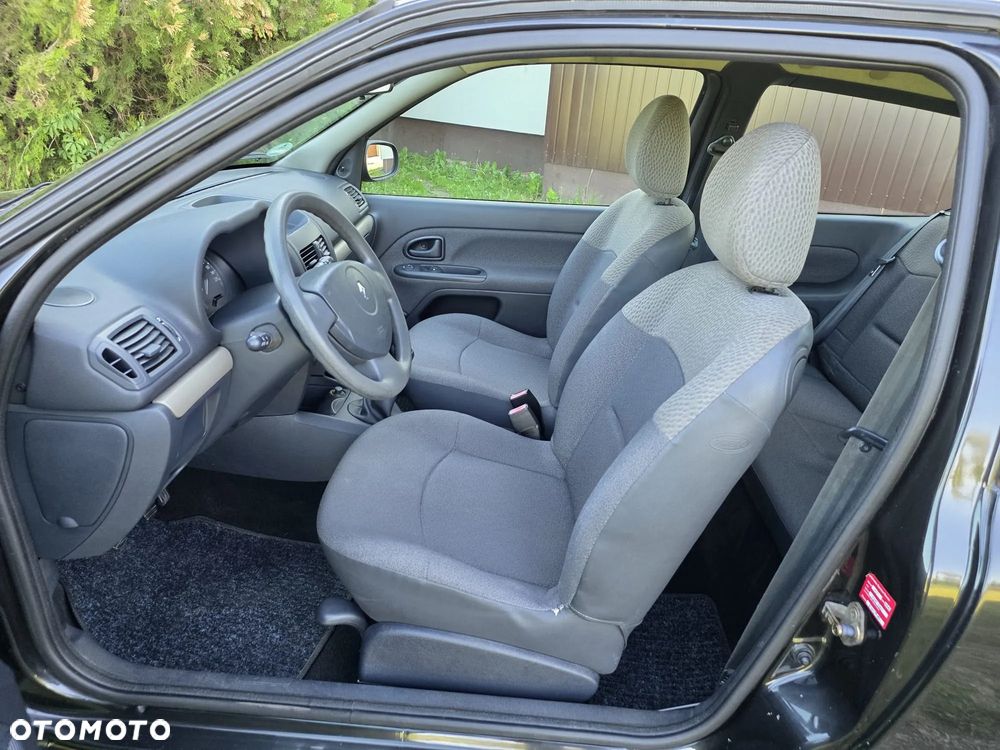 Renault Clio - 8