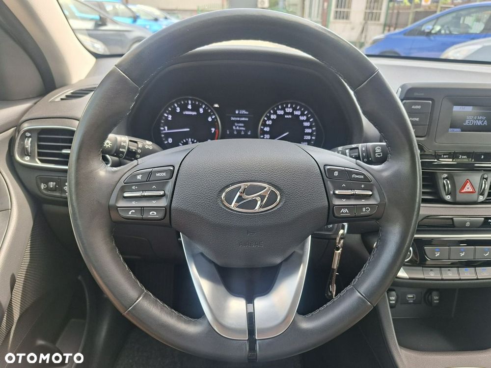 Hyundai i30 1.5 DPI Classic + - 18
