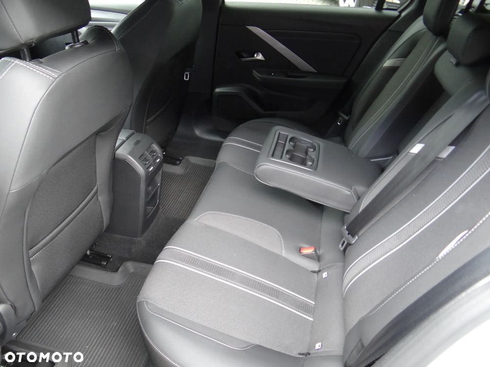 Opel Astra 1.2 T GS S&S - 14